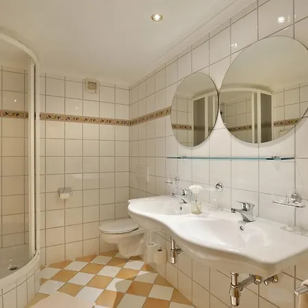 Vendégház Ferienwohnungen-gaestehaus Altginzling 3*