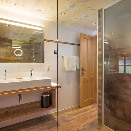 Guest house Ferienwohnungen-Gaestehaus Altginzling 3*